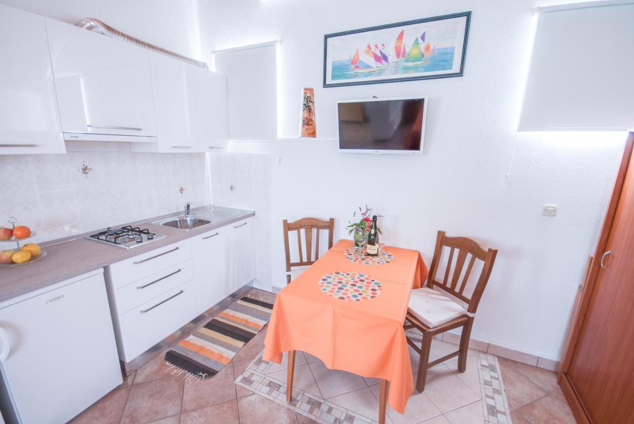 Haus Roko Apartment Ровин Екстериор снимка